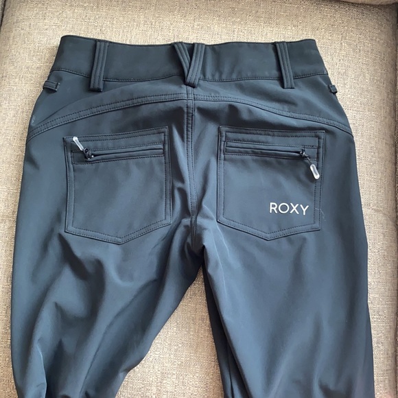 all black slim fitted Roxy snow pants - Picture 3 of 3
